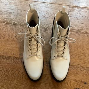 Everlane Modern Utility Laceup Boot